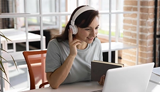 Aprendizaje ágil y eficiente: el poder del microlearning inteligente en el entorno laboral